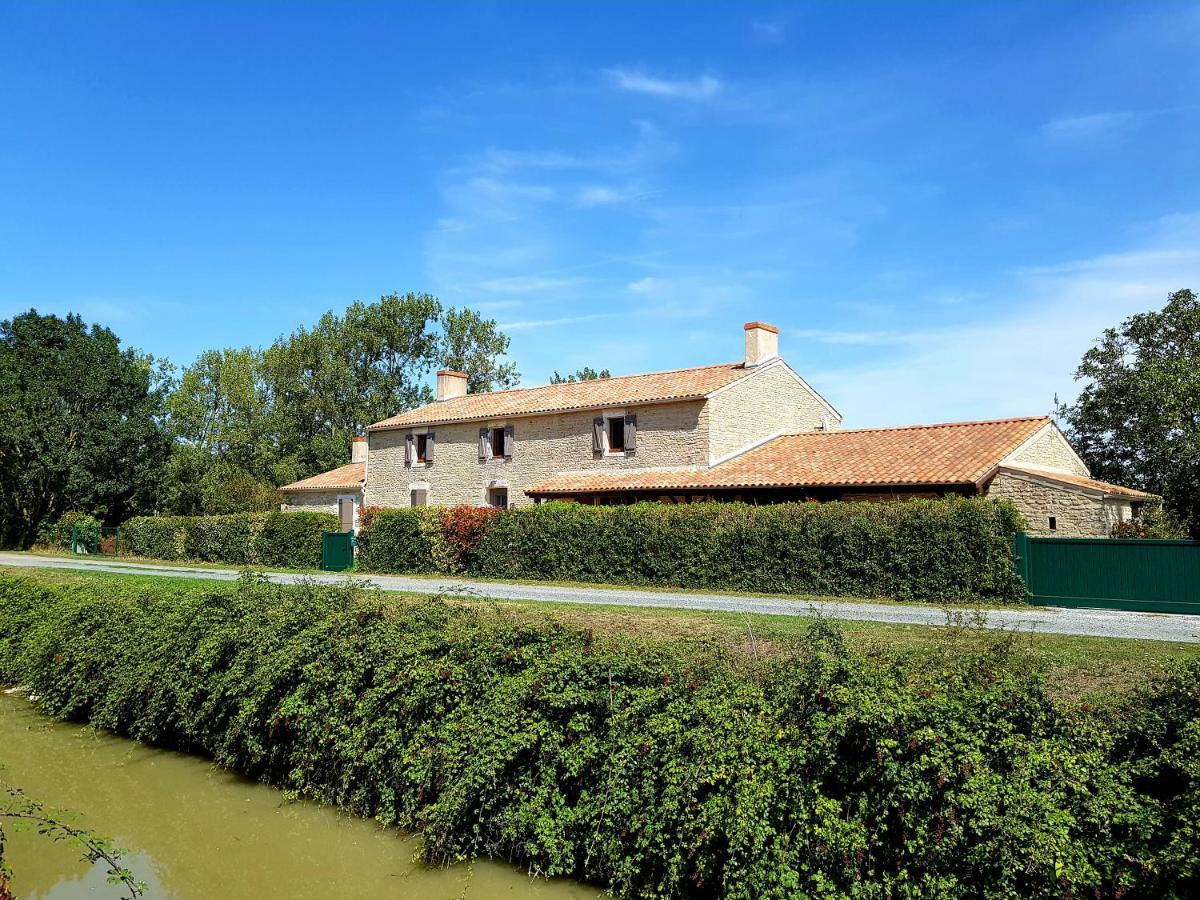 Au Clos Des Templiers Puyravault  Εξωτερικό φωτογραφία